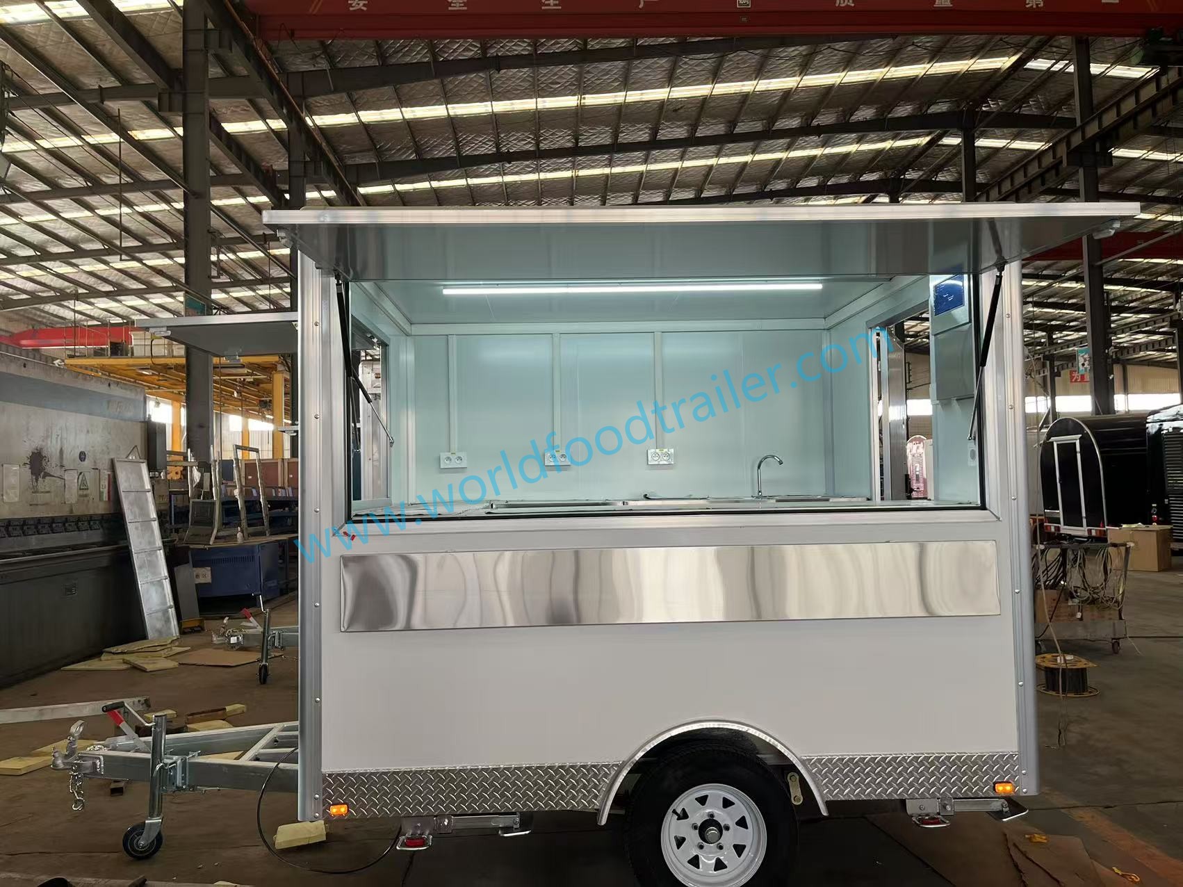 2.5 meters square food trailer with French Standard